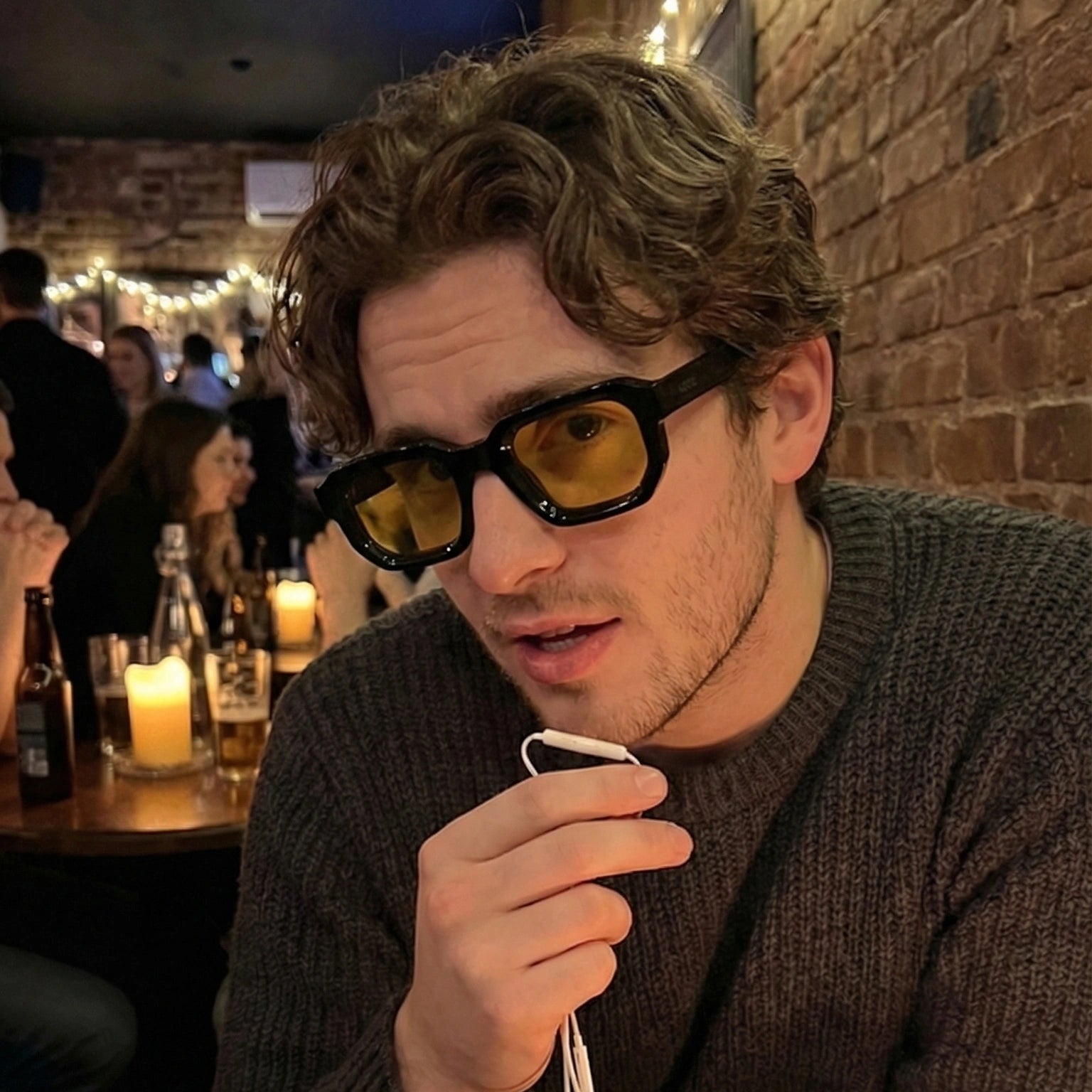 Alt image